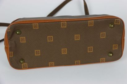 TEXIER. Sac à main pour femme en cuir imprimé....