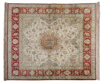 SINO/HERÉKÉ silk carpet (China), circa 1975
Dimensions:...