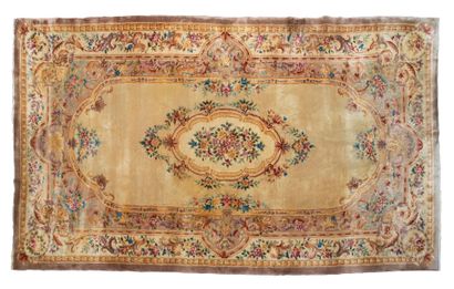 Impressive SAVONNERIE (East Asia) stitch-knotted...