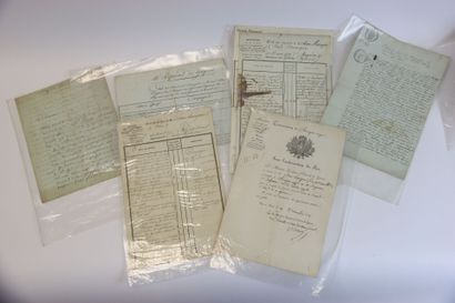 [LOT DE VIEUX PAPIERS] - Lot de 38 documents,...