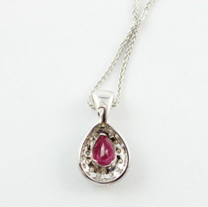 Collier en or blanc 18K (750/1000) orné d'un...