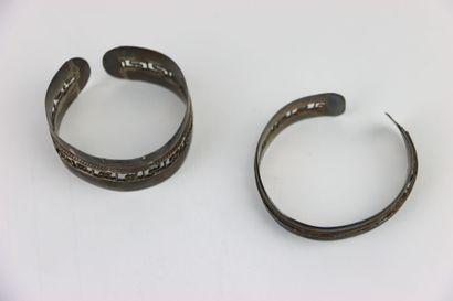 Ensemble de bijoux en argent comprenant:...