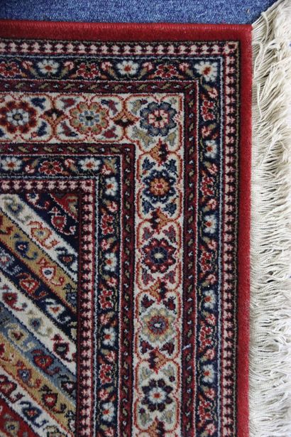 Tapis en laine. Dimensions: 110 x 170 cm