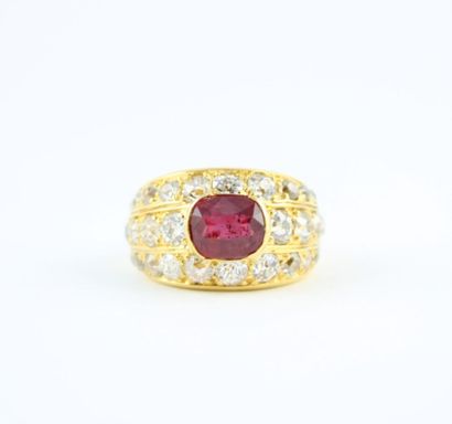 Bague dôme en or jaune 18K (750/1000) ornée...