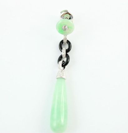 Paire de boucle d'oreilles en or gris 18K...