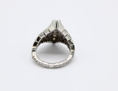 Bague en platine (900/1000) de style art...