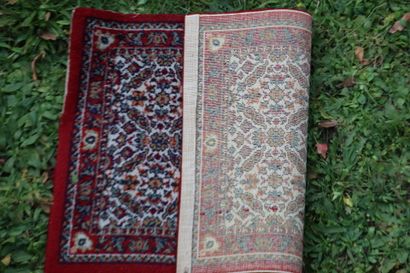 Carpet mécanique à décor floral géométrique....
