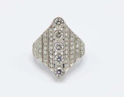 Bague en platine (900/1000) de style art...