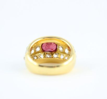 Bague dôme en or jaune 18K (750/1000) ornée...
