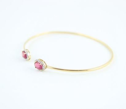 Bracelet jonc en or jaune 18K (750/1000)...