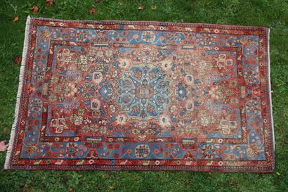 Tapis. Nahavan (région de Hamadan) vers 1980....