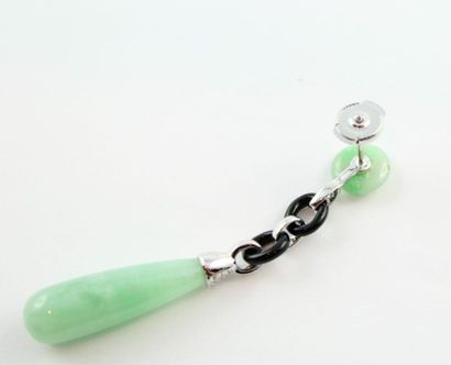 Paire de boucle d'oreilles en or gris 18K...