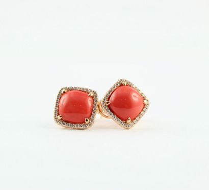 Paire de boucles d'oreille or 18K (750/1000)...