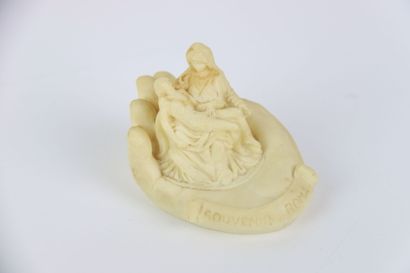 1 lot of 5 religious sculptures in resin,...