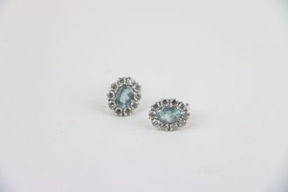 2 pairs of gold earrings, 1 pair 2 gold,...