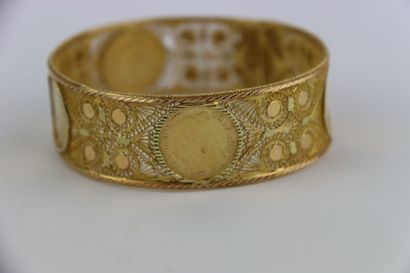 1 filigree gold bangle (damaged) adorned...