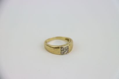 1 gold ring set with diamonds, TD 51. Gross...
