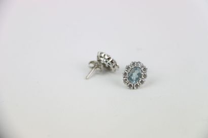 2 pairs of gold earrings, 1 pair 2 gold,...
