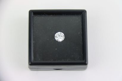 1 diamant de 0,80 carat env, sans papier,...