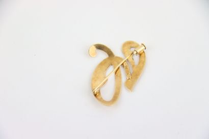 1 gold brooch, 1 cut gold ring with stone....