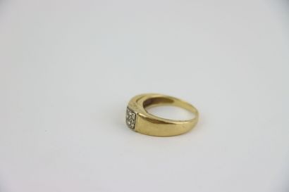 1 gold ring set with diamonds, TD 51. Gross...