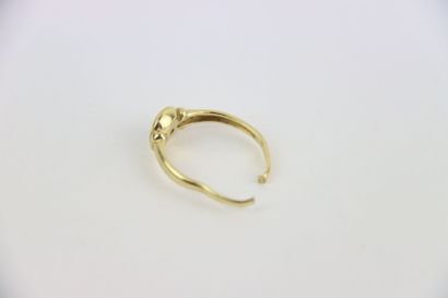 1 gold brooch, 1 cut gold ring with stone....
