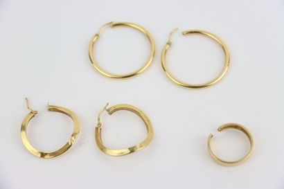 2 pairs of gold earrings (1 damaged), 1 cut...