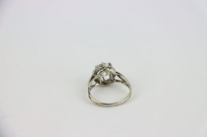 1 gold ring set with a 2 ct old-cut diamond...