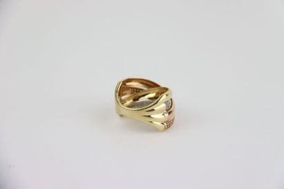 1 3-gold ring set with diamonds, TD 55. Gross...
