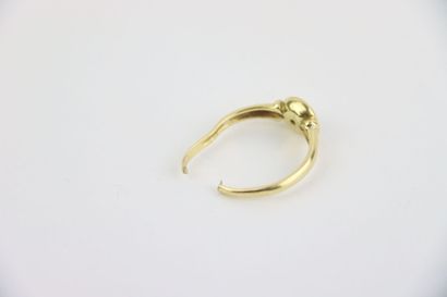 1 gold brooch, 1 cut gold ring with stone....