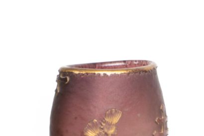 DAUM-Nancy. 
Vase en verre multicouche à...