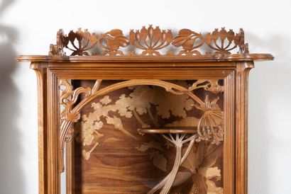 Emile GALLE (1846-1904). 
Moulded and carved...