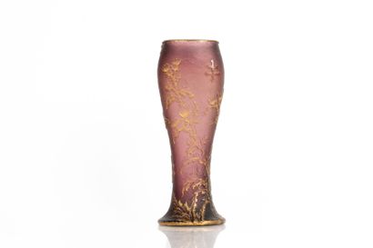 DAUM-Nancy. 
Vase en verre multicouche à...