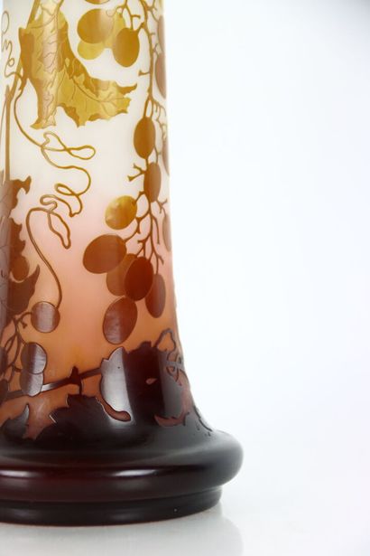 Établissement GALLE (1904-1936). 
Vase tube...