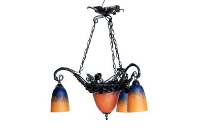 LE VERRE FRANCAIS. 
Lustre en verre marmoréen...