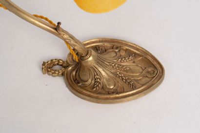 DAUM-Nancy.
Lampe pied en bronze ciselé et...