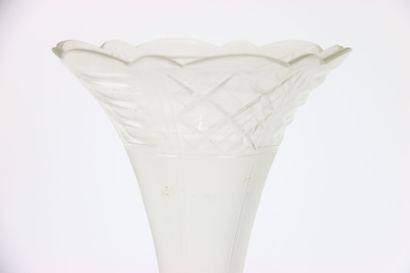 Tulip-tree vase in cut glass resting on a...