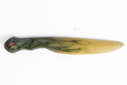 Amalric WALTER (1870-1959) à Nancy.
Coupe-papier...