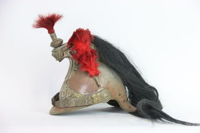 vettes de cuir. 
Casque de troupe de la Garde...