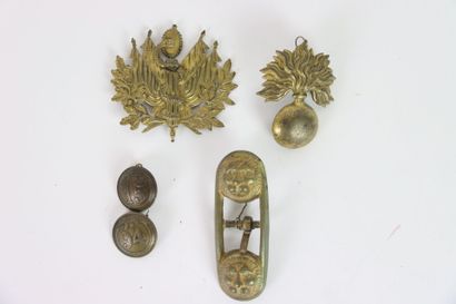 Cuivreries diverses.
Bossettes de mors :...