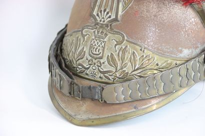 vettes de cuir. 
Casque de troupe de la Garde...