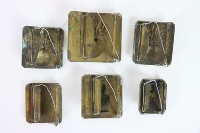 Ensemble de 6 plateaux de ceinturon.
Chasseur,...