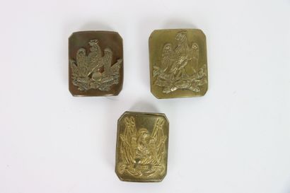 Ensemble de trois plateaux de ceinturon.
Troupe...