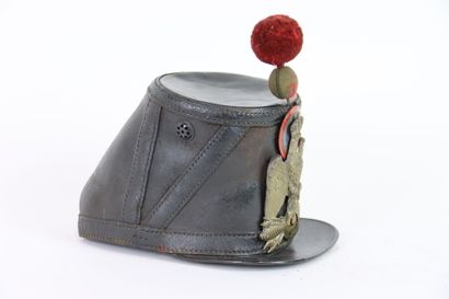 Shako de troupe d'infanterie 1860. 
Fut et...