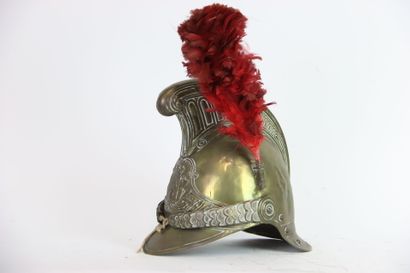 Casque de pompier modèle 1872. 
Bombe en...