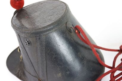 Shako de troupe de canonnier monté.
Fut et...
