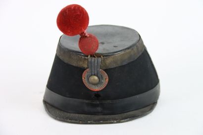 Shako d'officier modèle 1872.
Fut en carton...