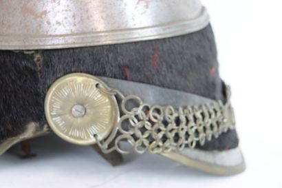 Casque de cuirassier modèle 1858. 
Bombe...