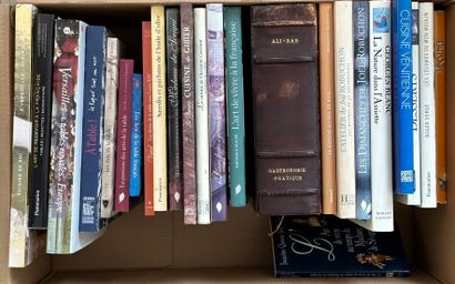 Manette contenant des livres sur l'art de...