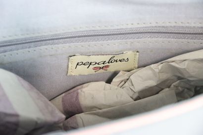 Réunion d'un sac en cuir fermeture en métal...